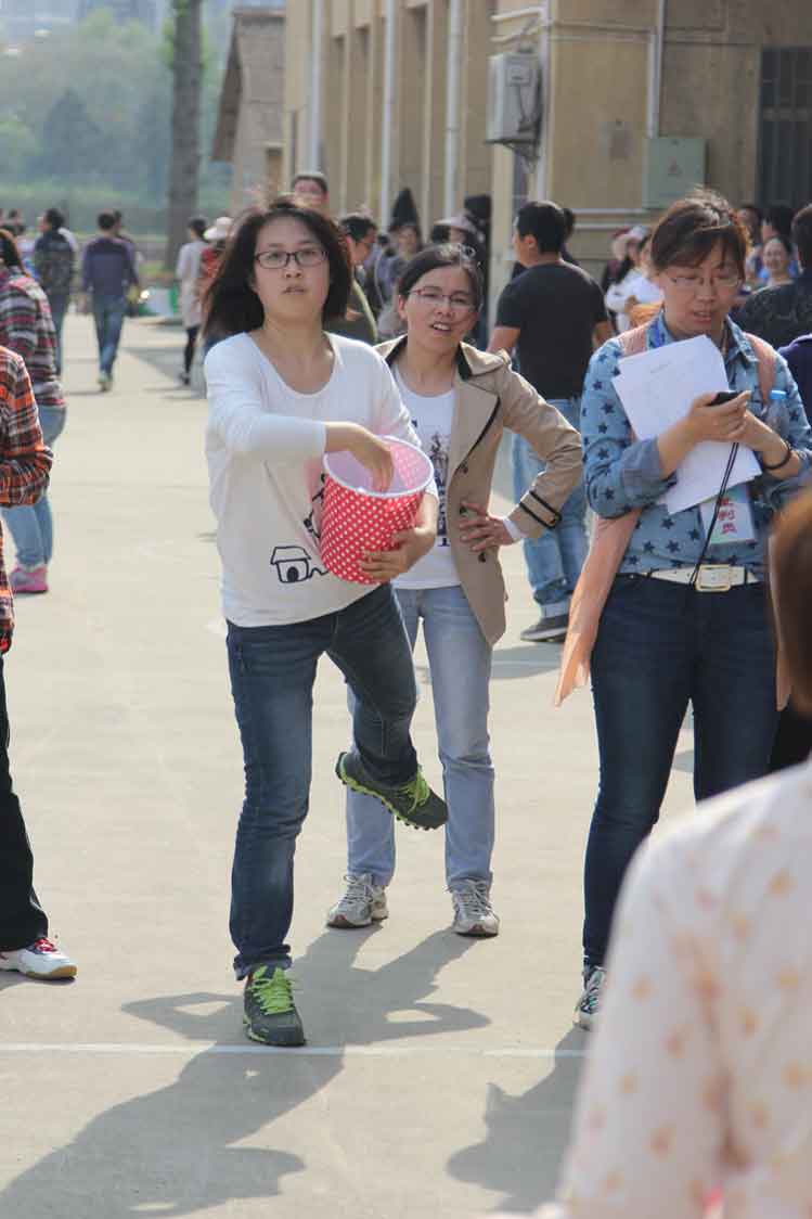 乐动官方网页版_乐动(中国)农化员工积极参加院趣味运动会